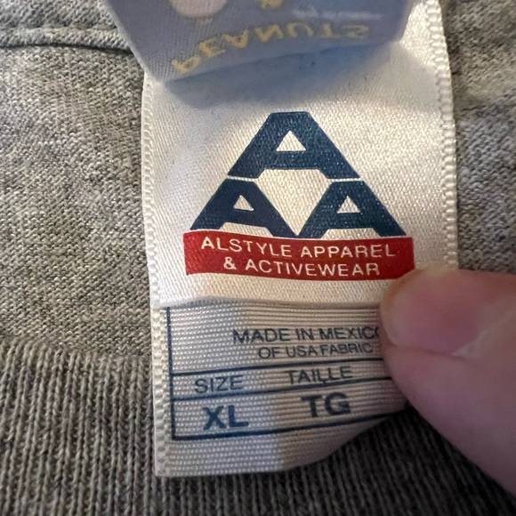 Peanuts Snoopy In Santa Costume With Cookies Vintage Gray T-Shirt FLAW Size XL - Picture 3 of 11